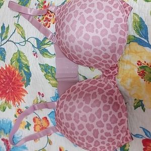 Size 42D YMI pink/rose bra.